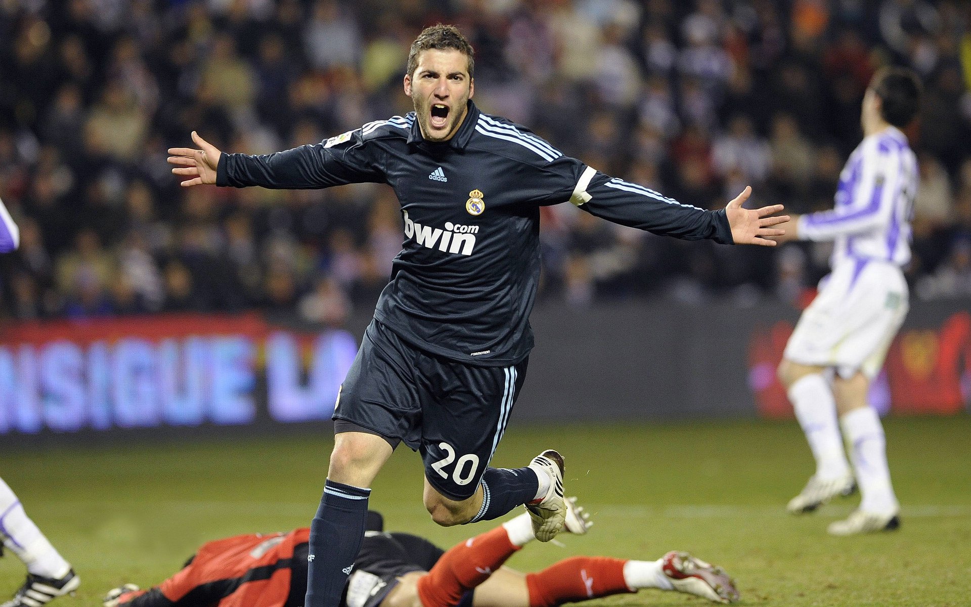 国足力克对手，挺进国际比赛半决赛，国足尽力了