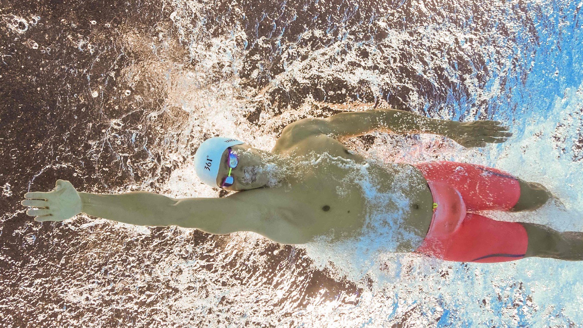 《赛事直播互动创新：观众参与度再创新高》，赛事直播方案